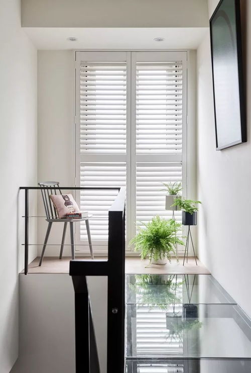 20年老房蛻變記 165㎡客餐廚全開放，旋轉(zhuǎn)電視與透明廊橋的家居新體驗